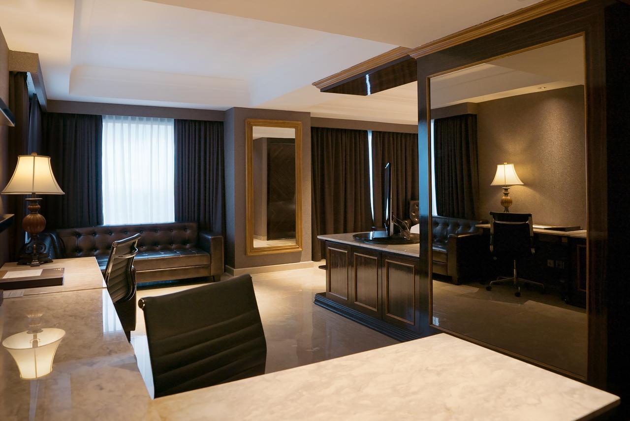 Myko Hotel & Convention Center Makassar Exterior photo
