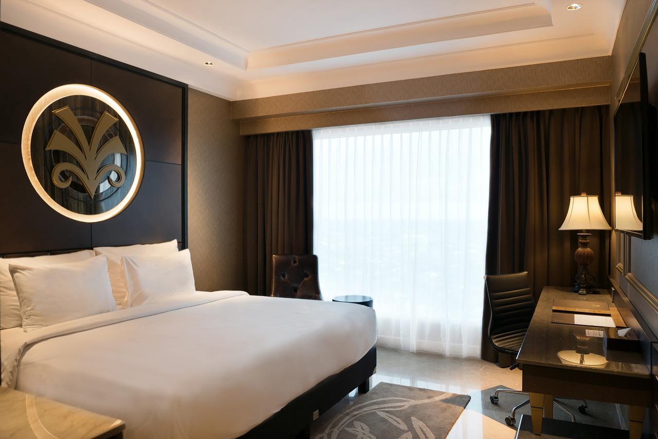 Myko Hotel & Convention Center Makassar Exterior photo